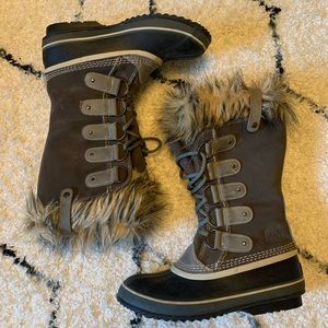 Worn once - Sorel Joan of Arctic Boot - Sz 8